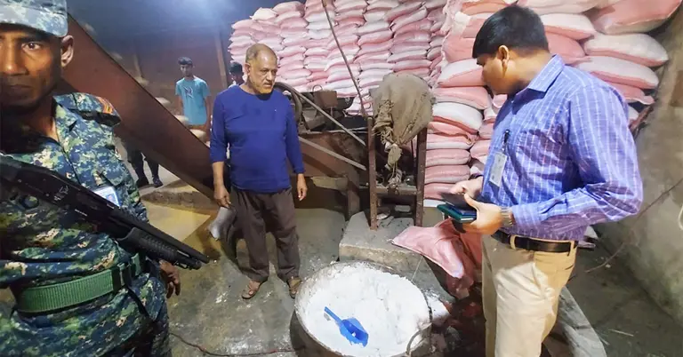 কারখানায় অভিযান